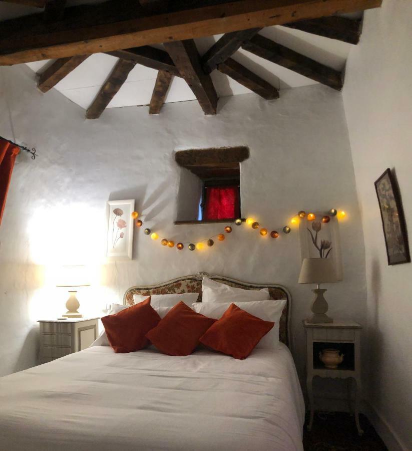 Chateau Porthos Tranquillite Des Pyrenees Lanne-en-Baretous Exterior photo